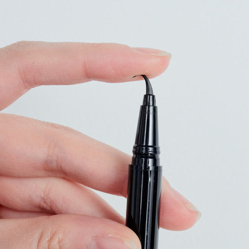 [MACQUEEN New York] Waterproof Tattoo Pen Eyeliner 0.5g (2 Colors) - LUUELA