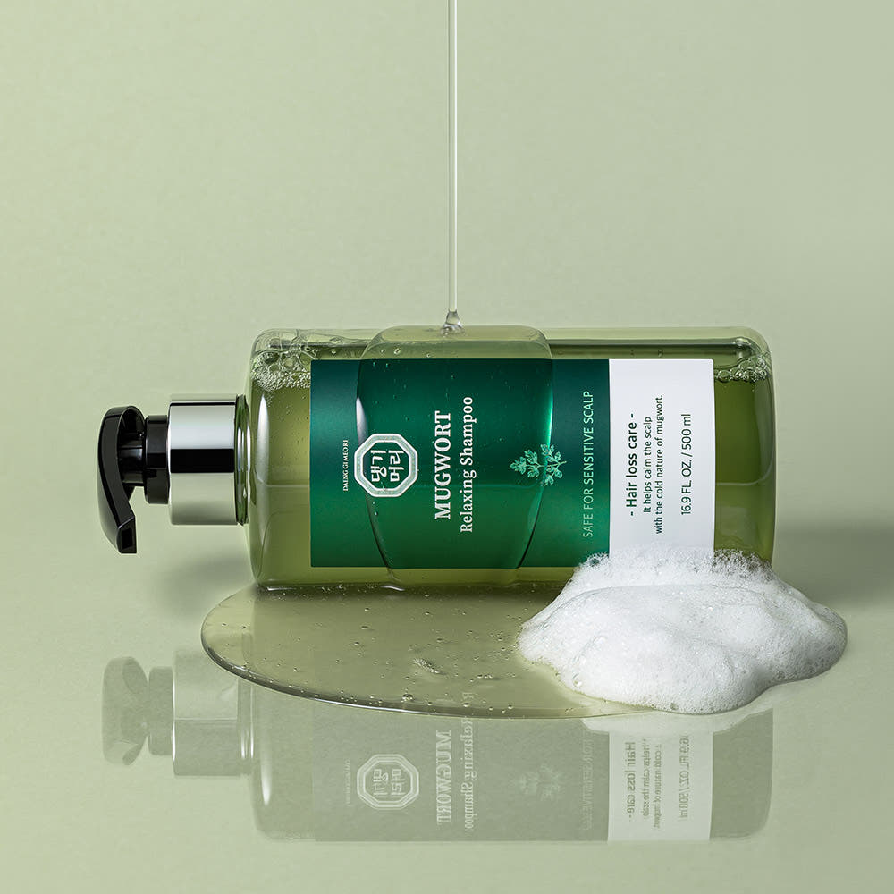 [Daeng Gi Meo Ri] Mugwort Relaxing Shampoo 500ml - LUUELA