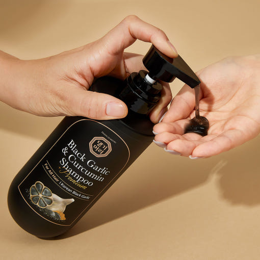 [Daeng Gi Meo Ri] Premium Black Garlic & Curcumin Shampoo 500ml - LUUELA